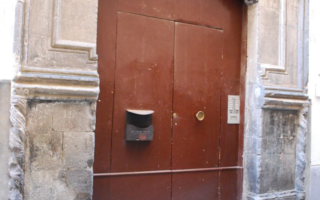 Portale catalano via dell’Accademia, 11