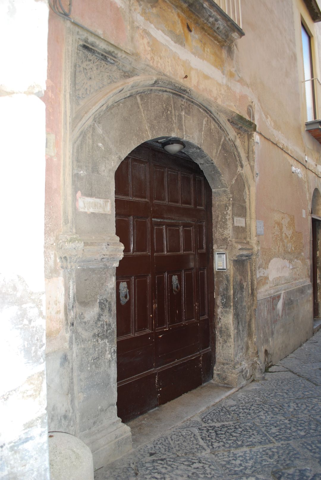 Portale (foto T. Laudonia)