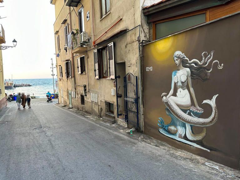 “Parthenope” di Ozmo (foto Ansa)